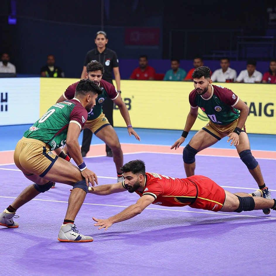 अहमदाबाद की पॉइंट्स टेबल ने पहले दिन स्कोर तो बताए, ताकत नहीं — और उसमें एक टीम चौथे नंबर पर है, जिसने एक भी रेड नहीं की